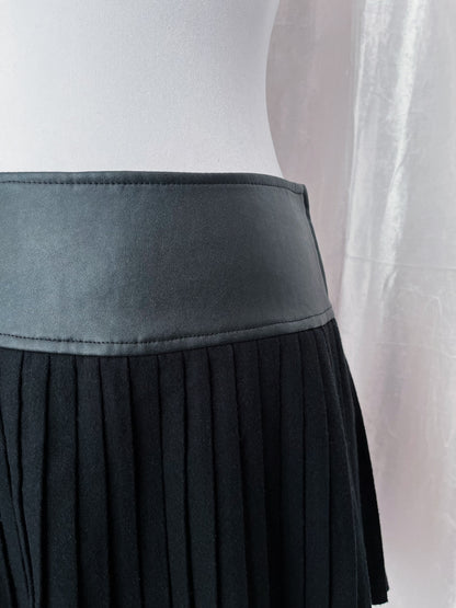 Gothic black faux leather winter skirt 🎀