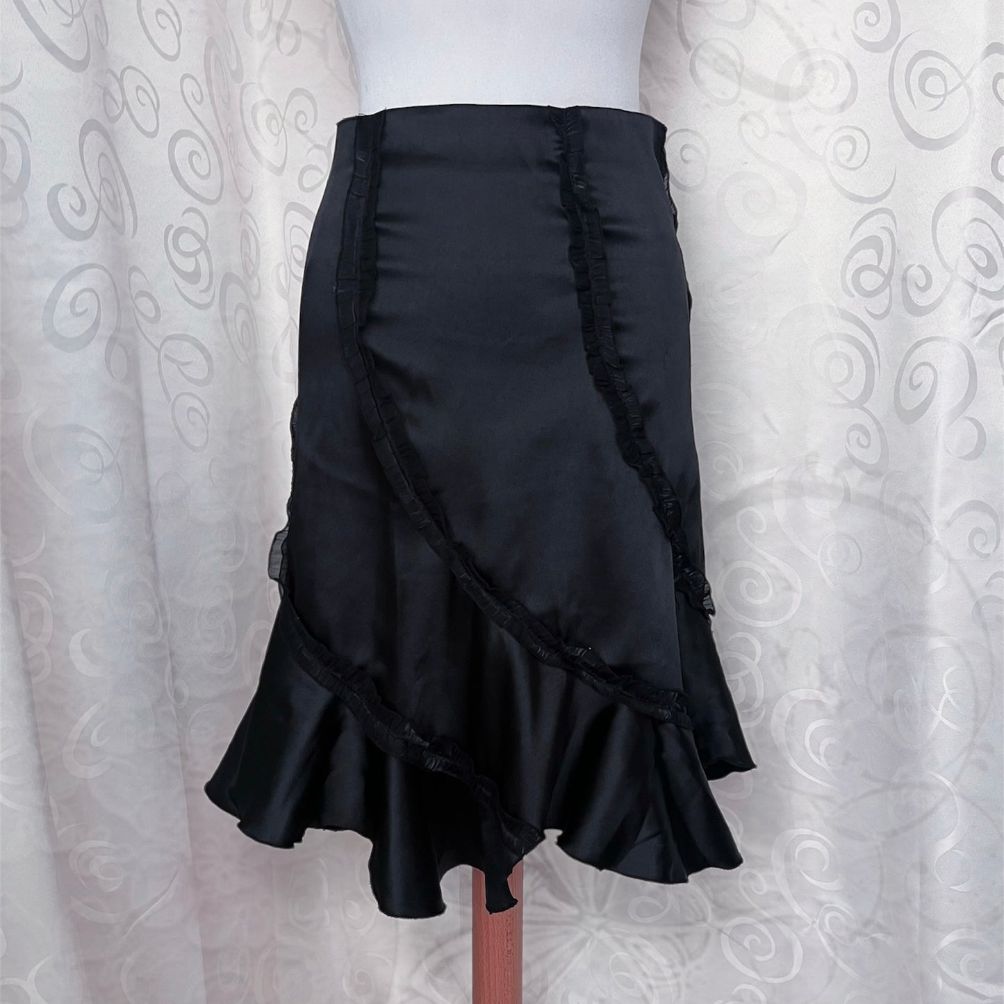 00’s whimsy asymmetrical black satin skirt 🦇🧚🏾