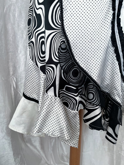 00’s whimsy Tim Burton style crazy patterned skirt 🕸️