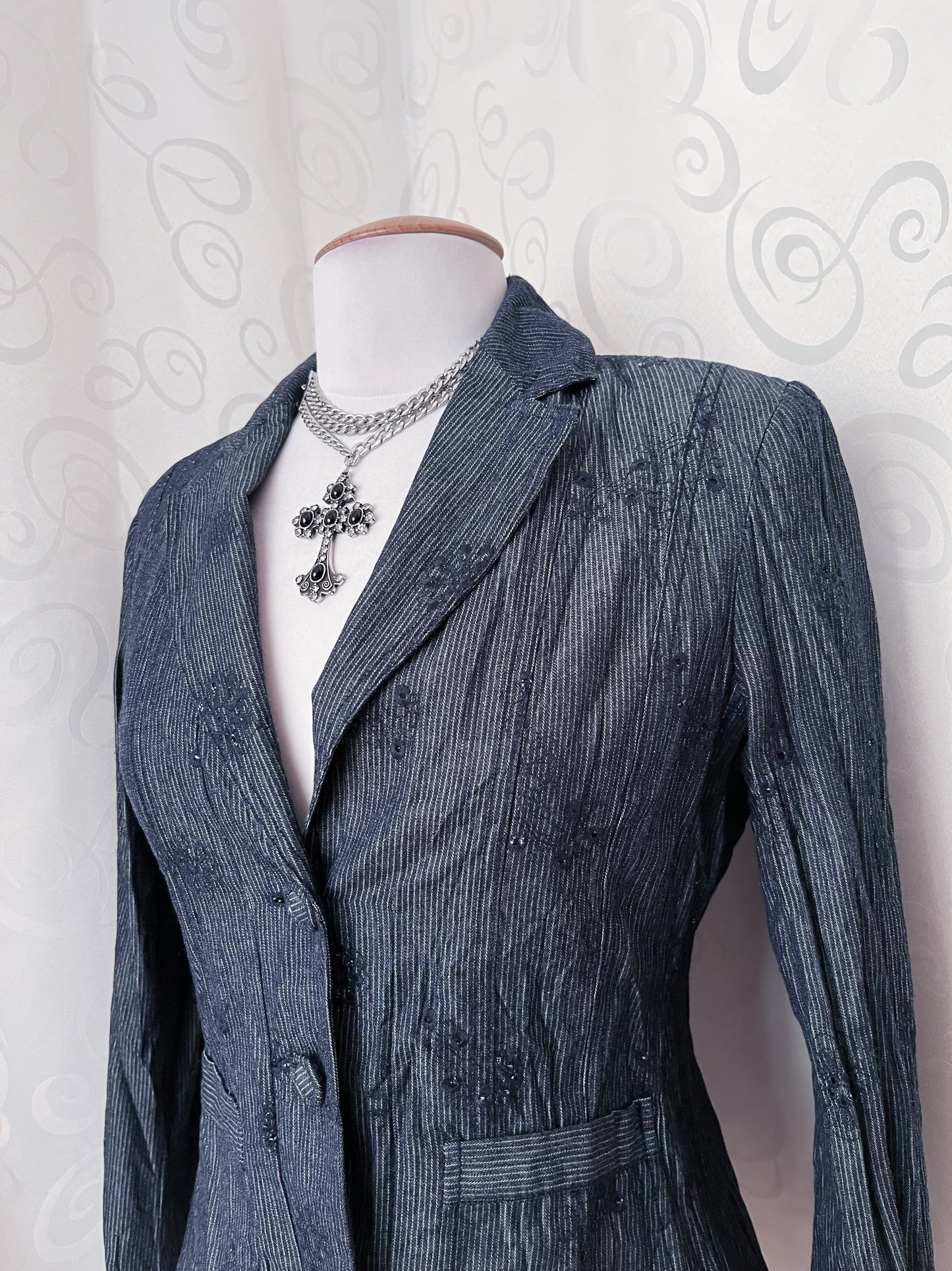 00’s whimsygoth striped & embroidered grey blazer 🌀🥀