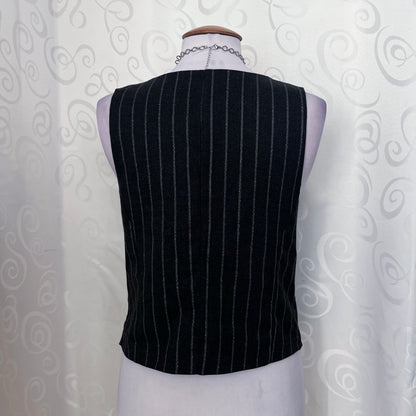 00’s Dark Academia style striped vest 🖤📓