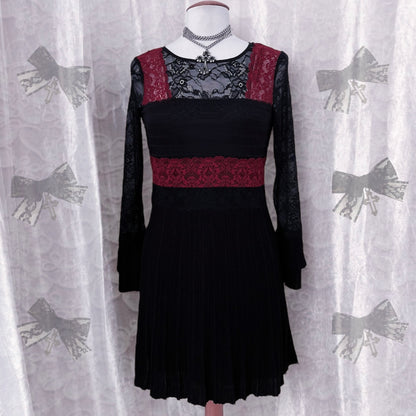Morgan De Toi witchy lace & wool dress 🖤🌹
