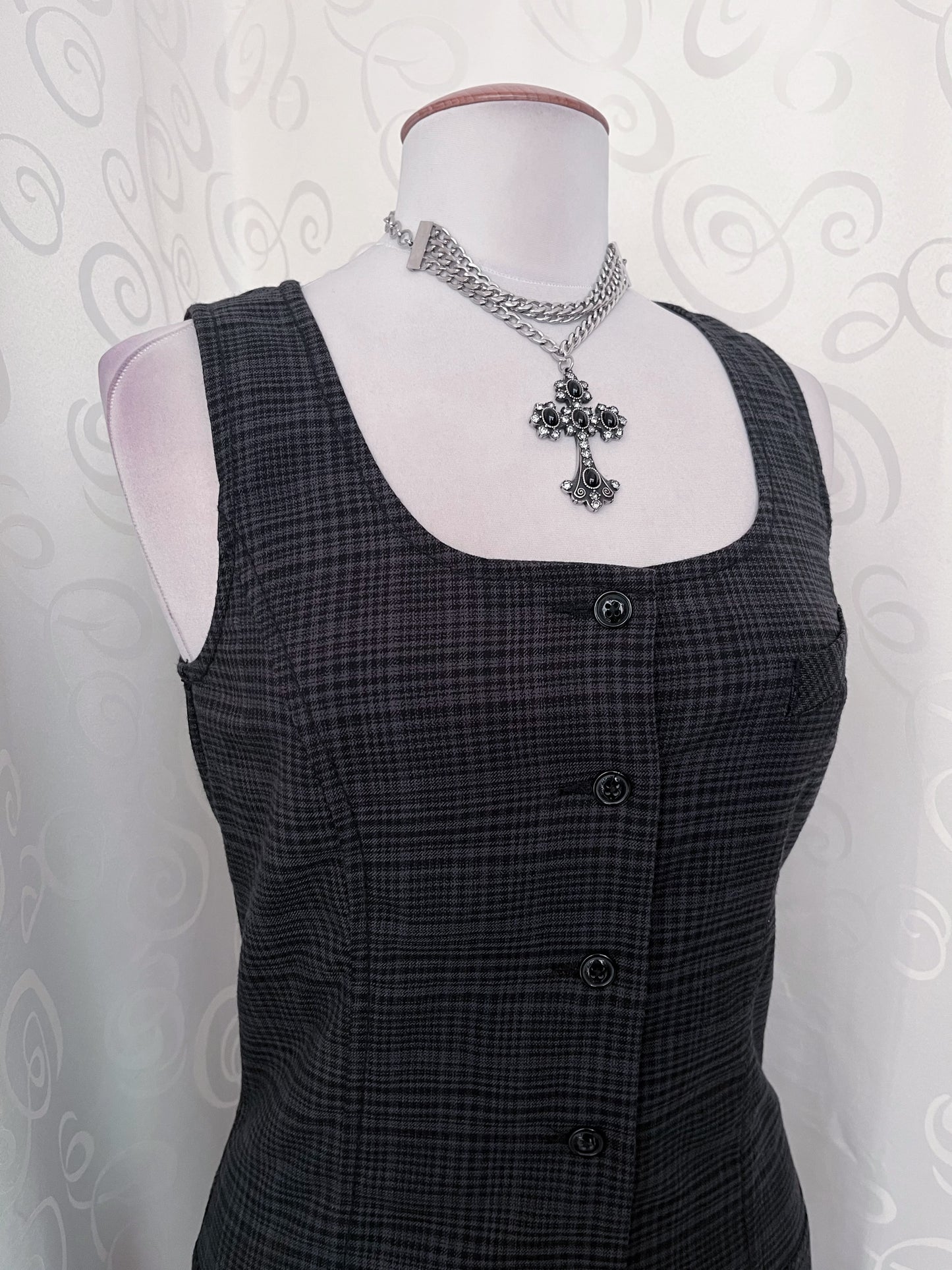 00’s Dark Academia plaid dark grey button-up dress with pockets on the sides 🗝📓