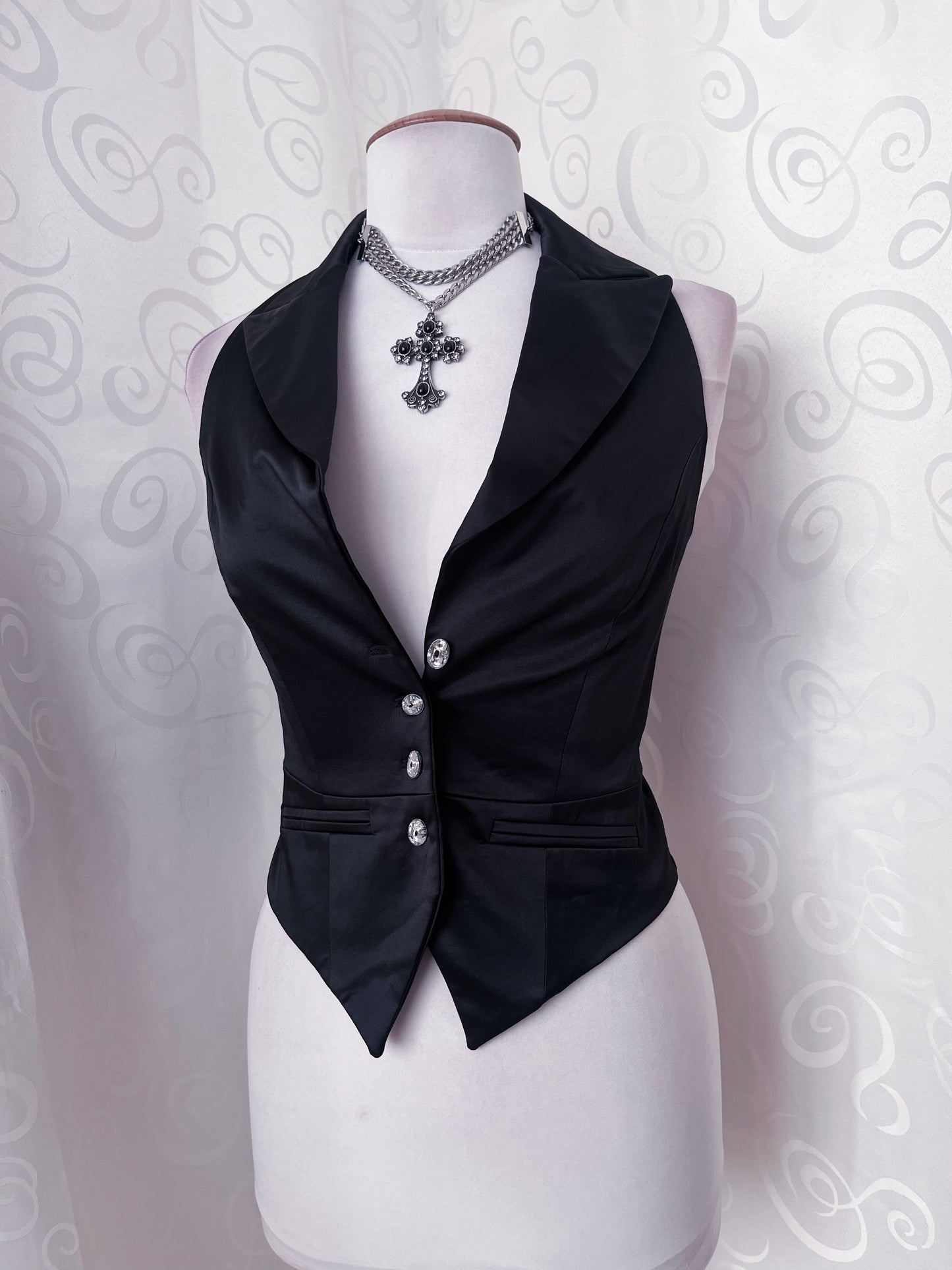 Gothic essential black vest 🦇