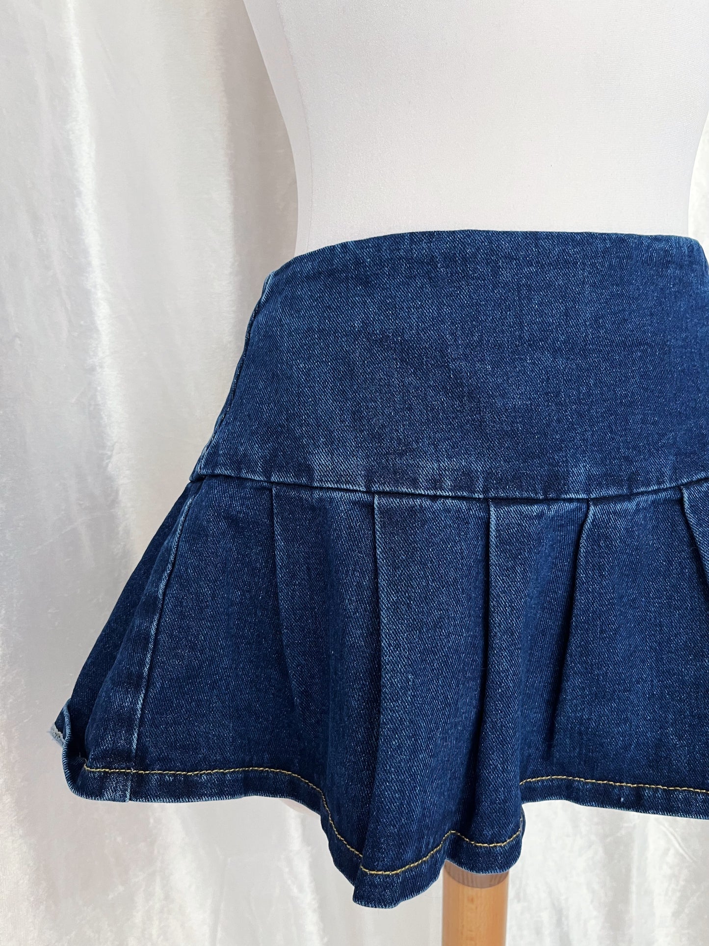 Extra mini denim skirt belt  🫧 perfect for layering