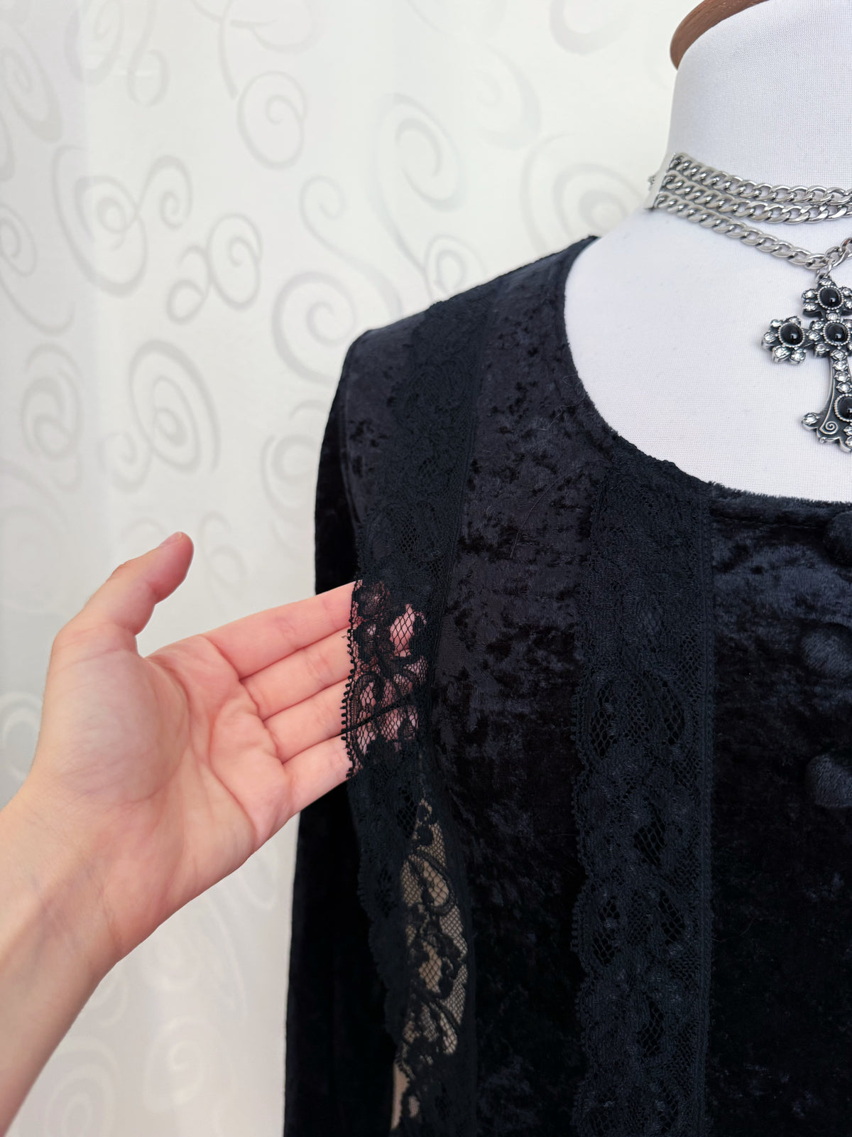 Gothic/Whimsygoth black velvet top with lace details 🦇