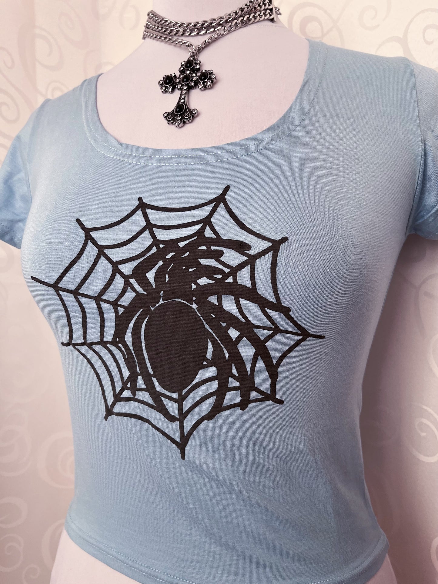 00’s Deadstock spider blue baby tee 🕷️🕸️