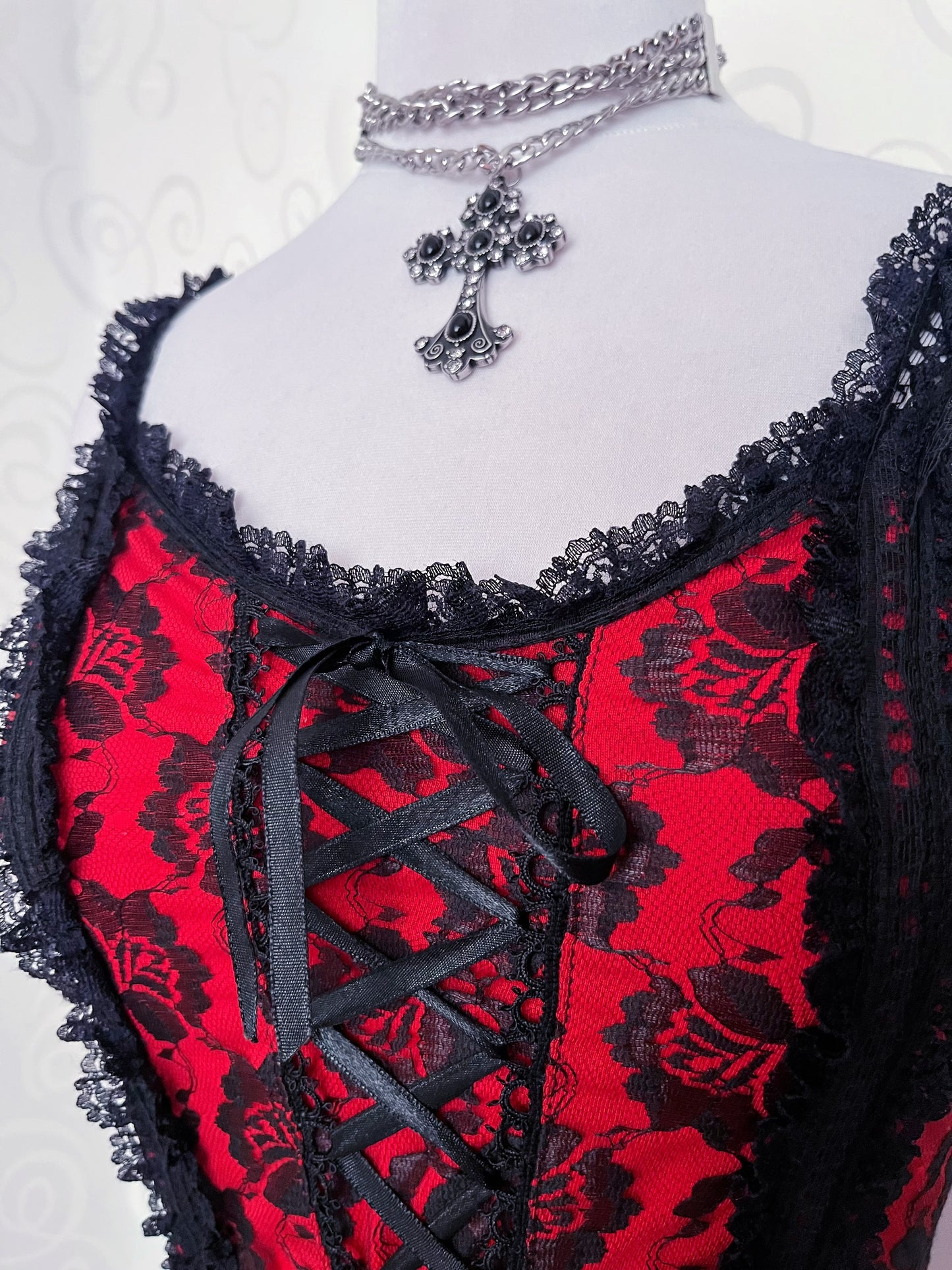 00’s Vampire gothic lace-up red top ❤️🦷