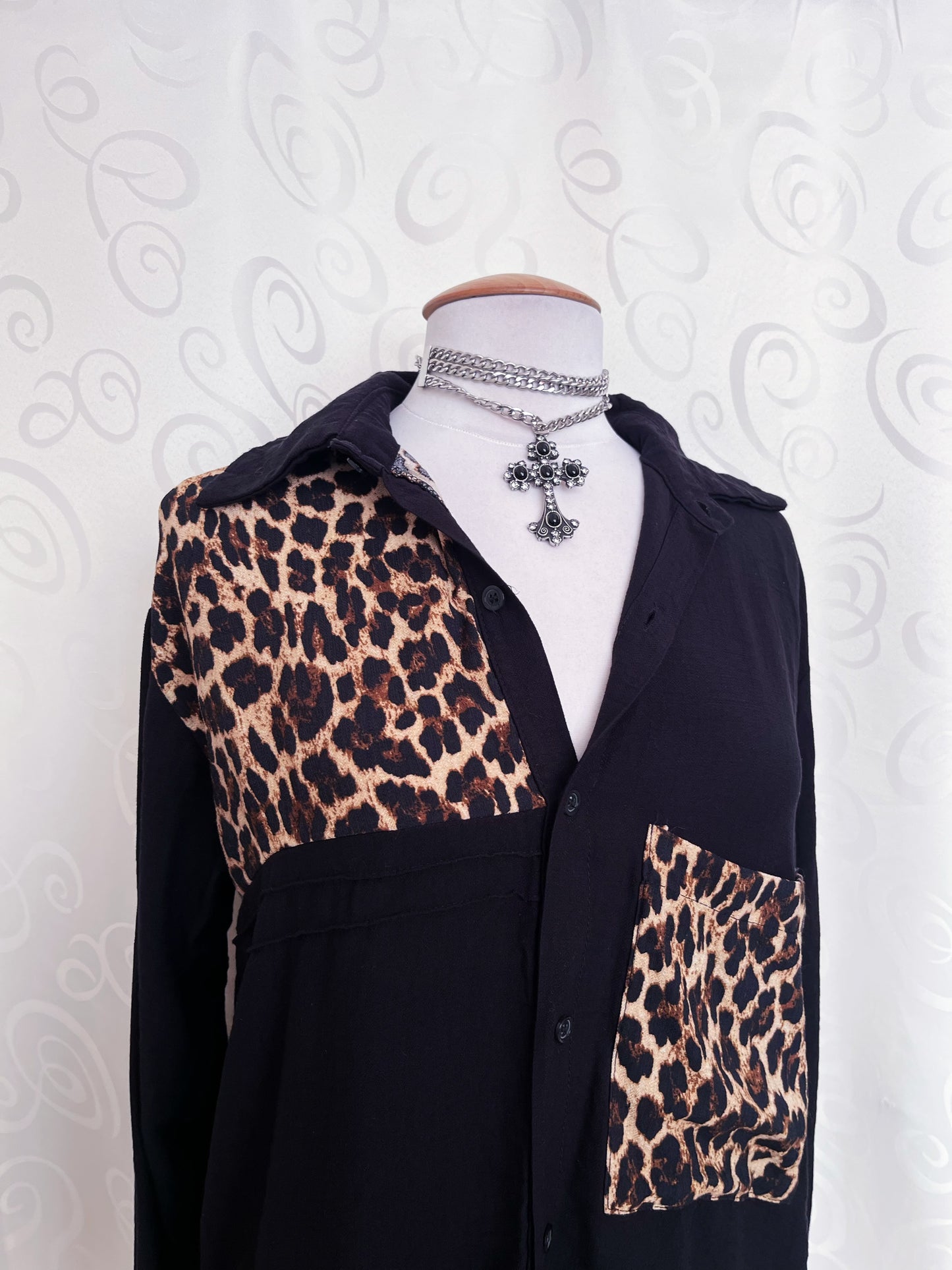 00’s Alt black & animal print patchwork shirt 🐾🐆