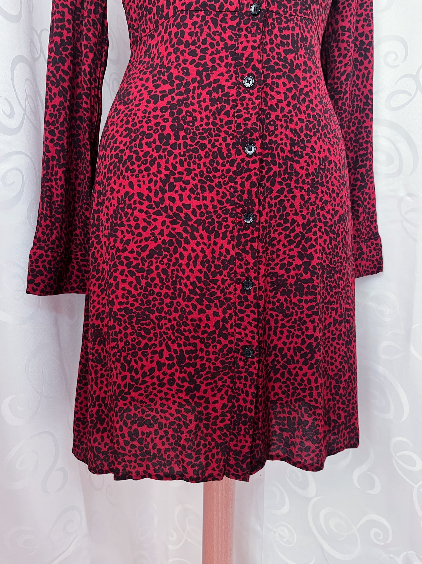 Amazing leopard print burgundy shirt dress 🐆🎸