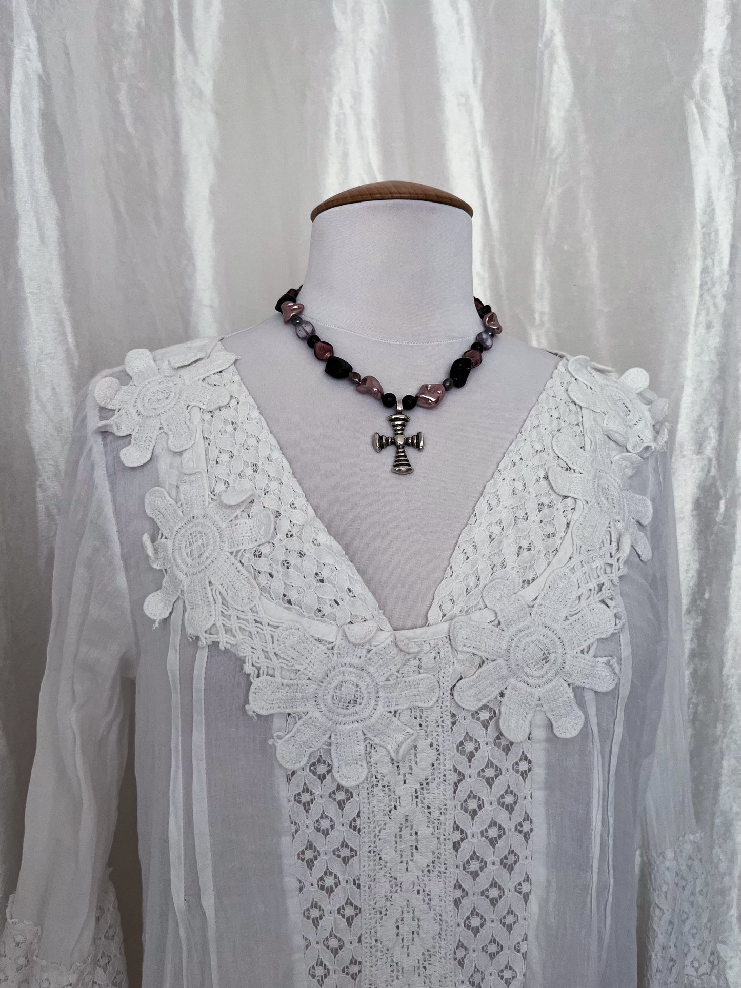 Vintage white coquette blouse 🪽