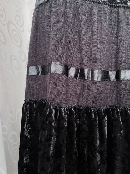 00’s whimsygoth velvet black layered skirt 🕷️