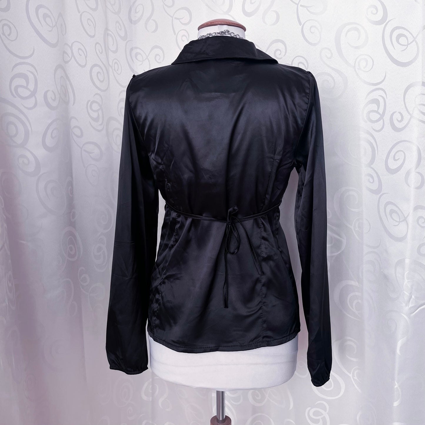 00’s deadstock Gothic/Jirai Kei black satin ruffle shirt 🕷️