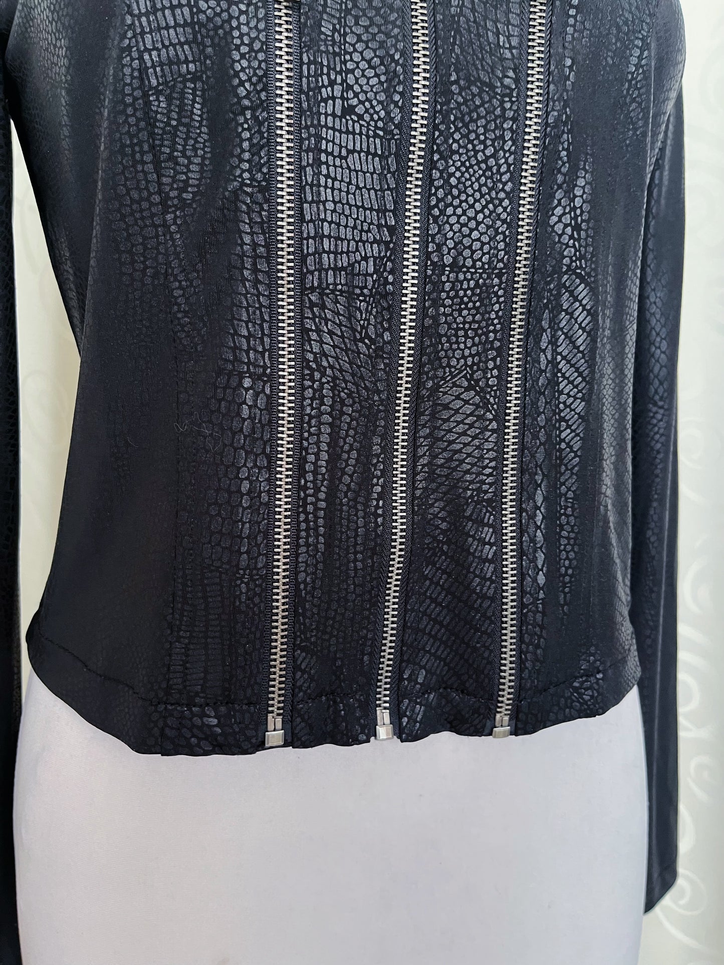 Alt snake print zip-up shirt 🐍