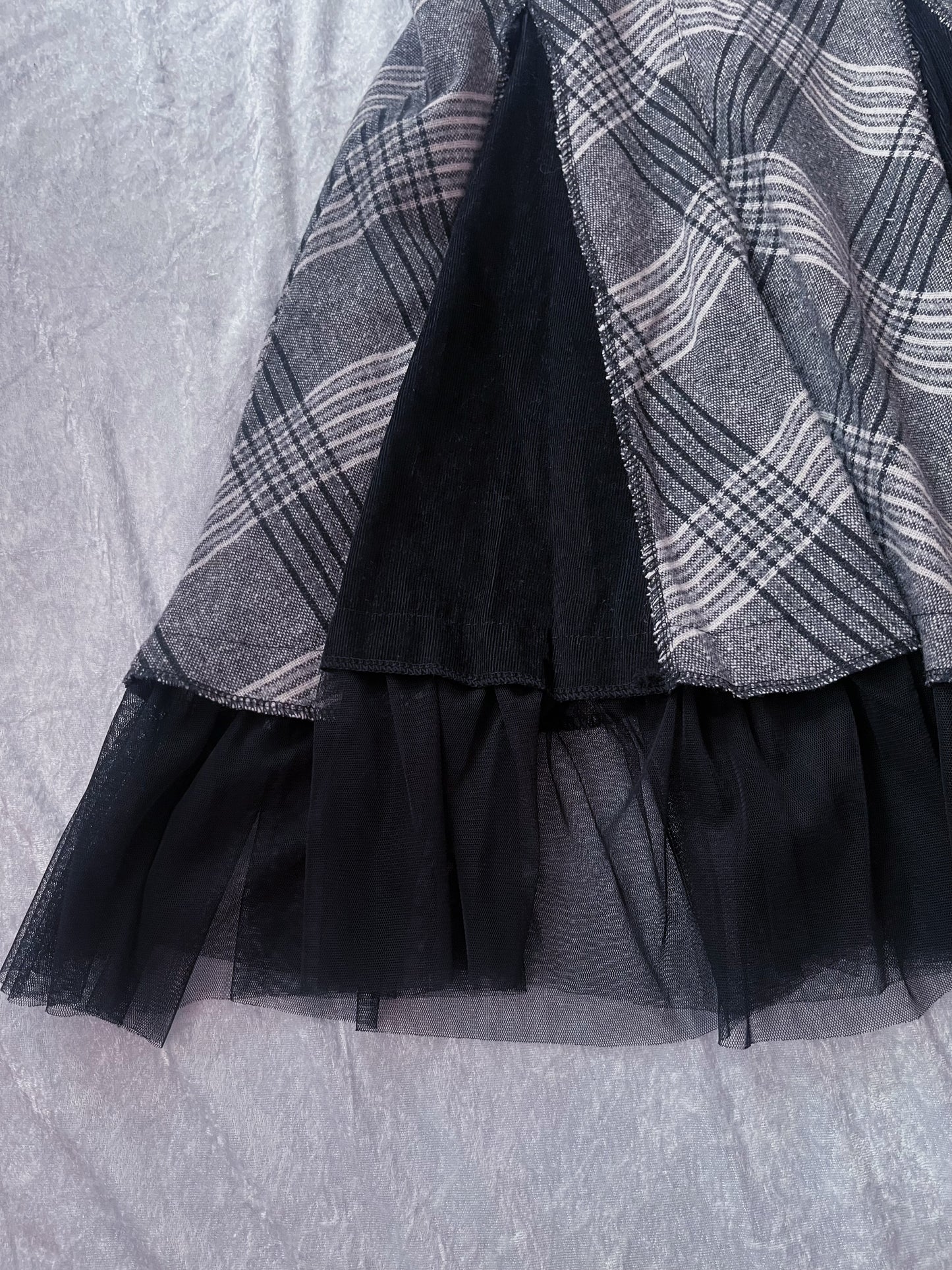 00’s witchy/mermaid tartan grey cotton skirt with tulle details 🖤