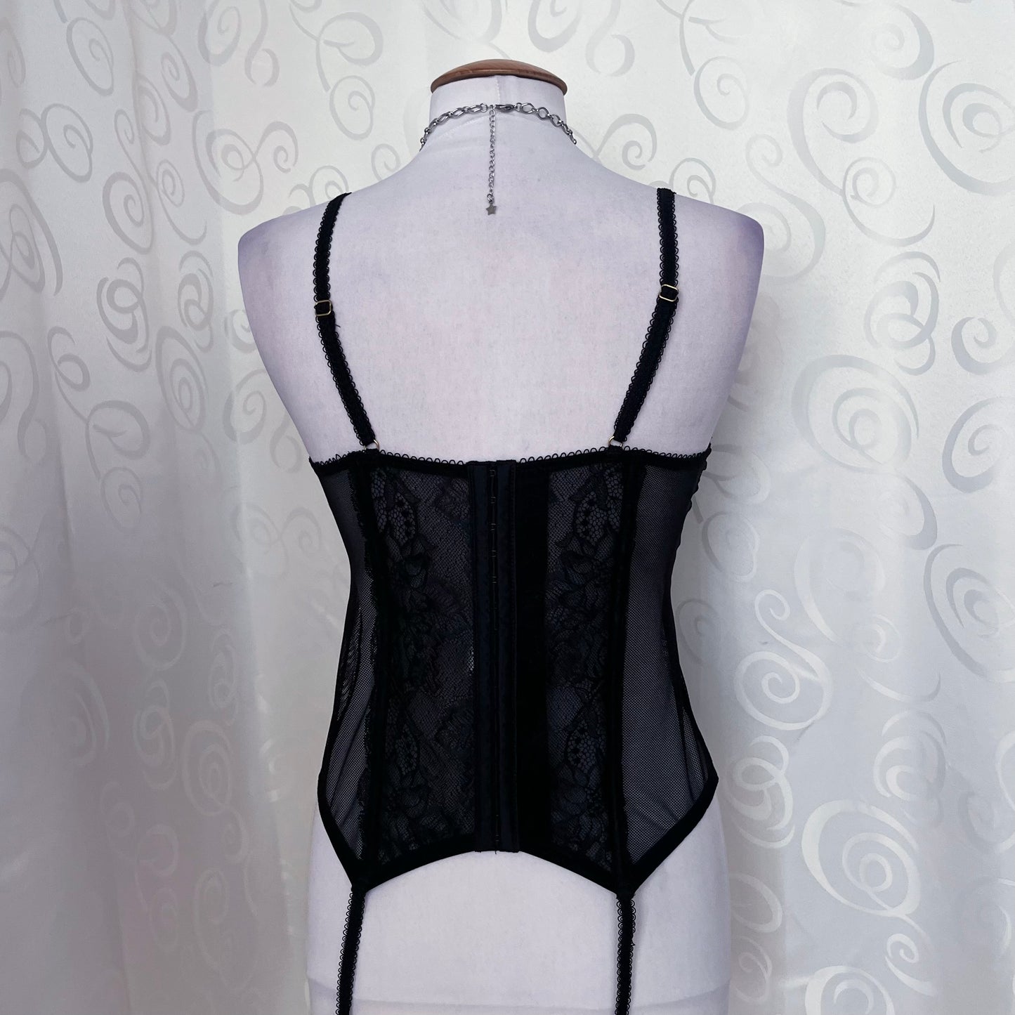 00’s whimsy black lacey corset with brown bow details 🐌 🖤
