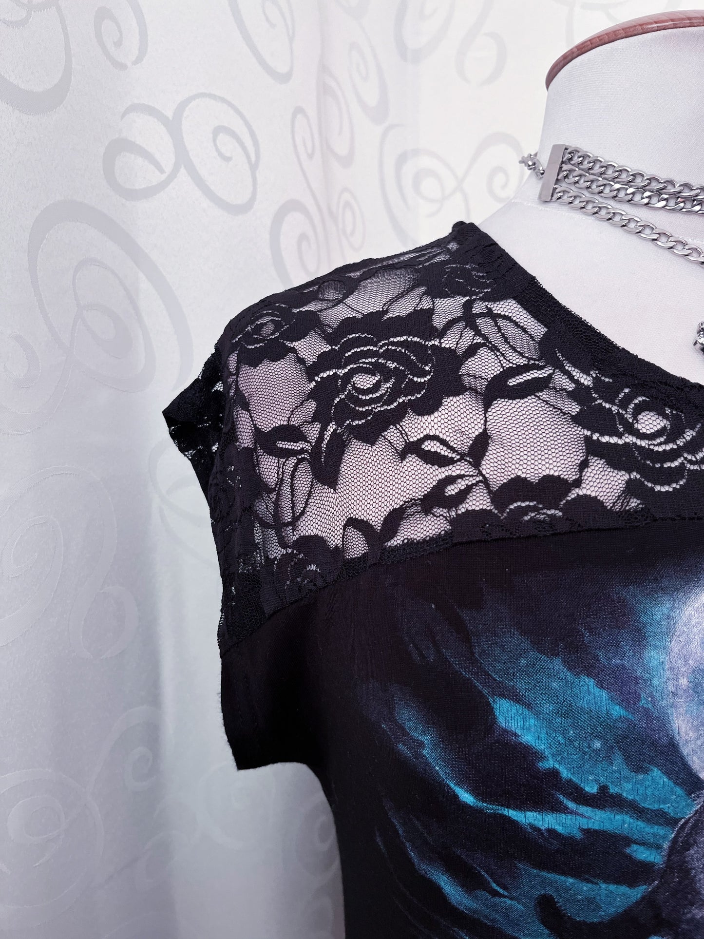 SPIRAL black wild side tee with lace detail 🖤🐱