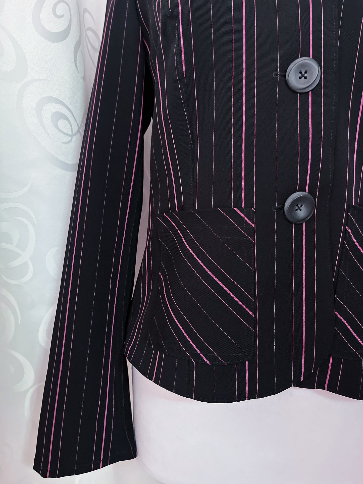 Office black & pink striped blazer 💞🎀