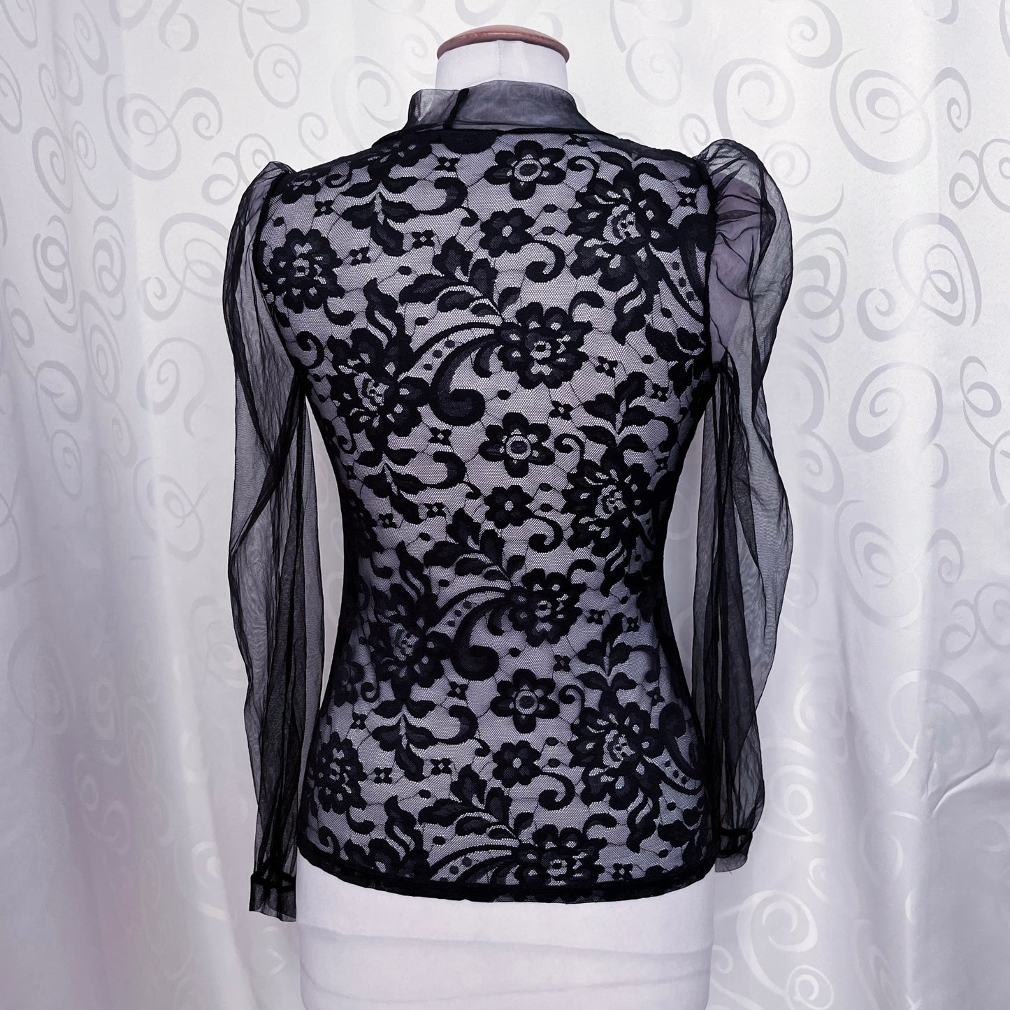 Gothic lacey top with puff mesh sleeves 🕷️