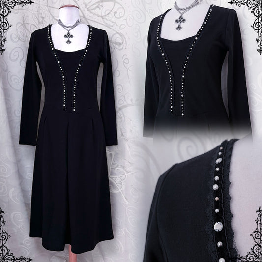 Gothic Melrose maxi dress with small velvet detail 🕷️🕸️