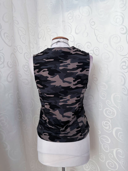 00’s iconic camo vest 🔫