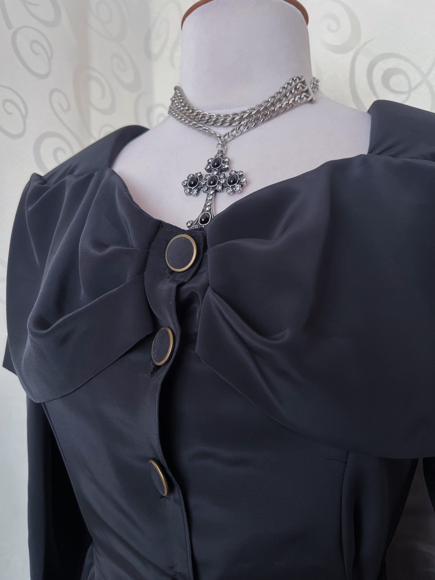 Vintage gothic victorian style black button dress 🦇🏰