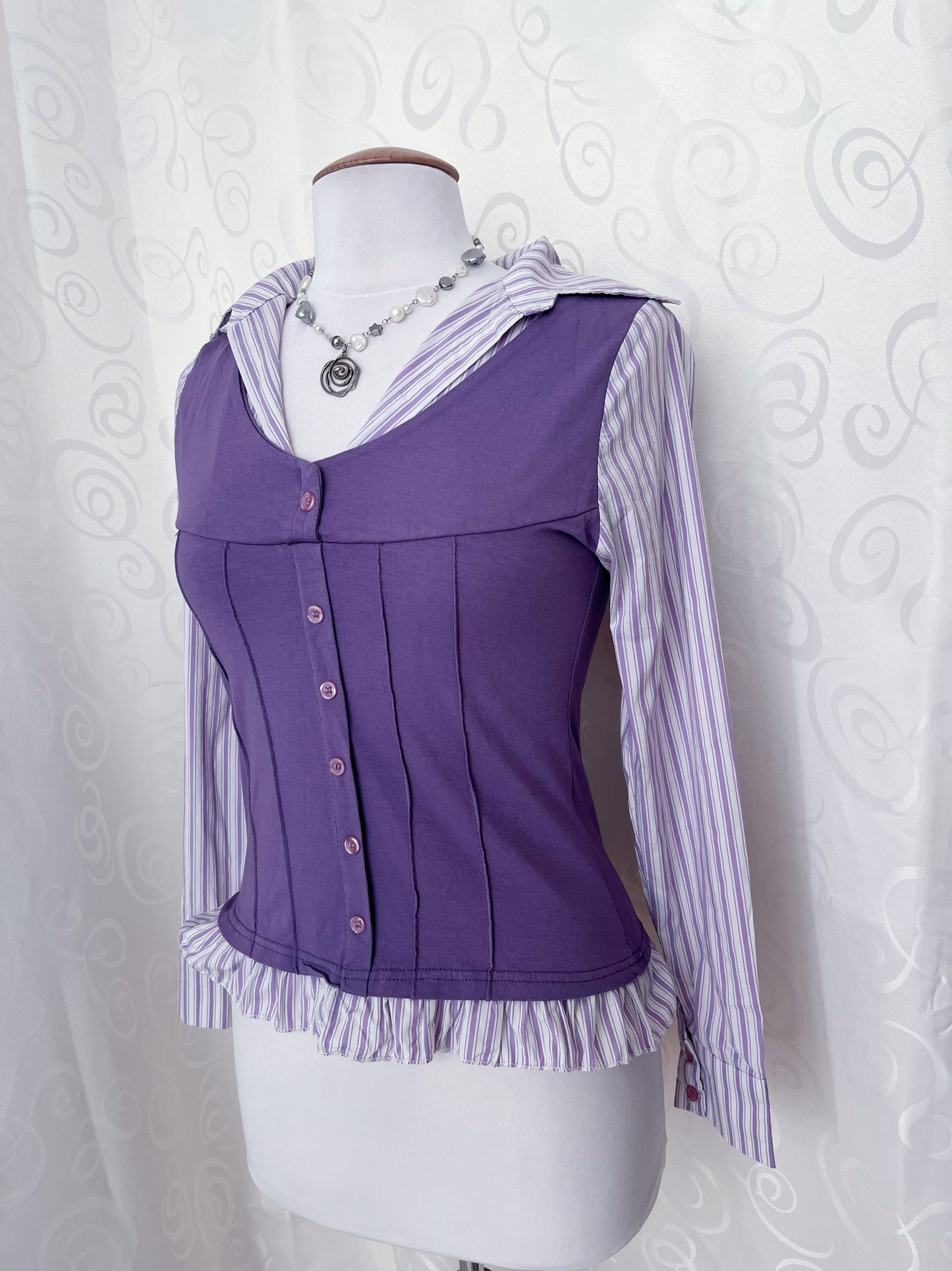 Cutest lilac striped shirt with purple vest detail 💜