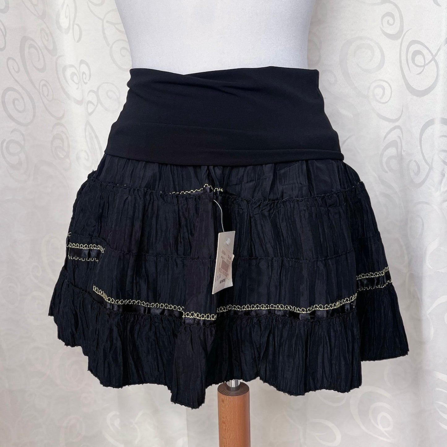 00’s deadstock fairy whimsy black skirt 🌀✨