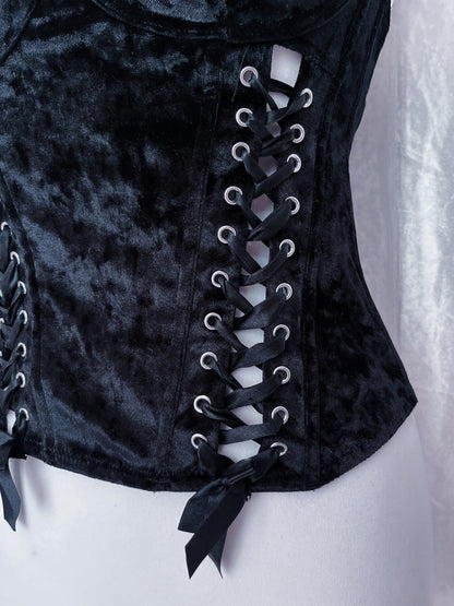 Gothic velvet corset with lace-up detail 🕷️
