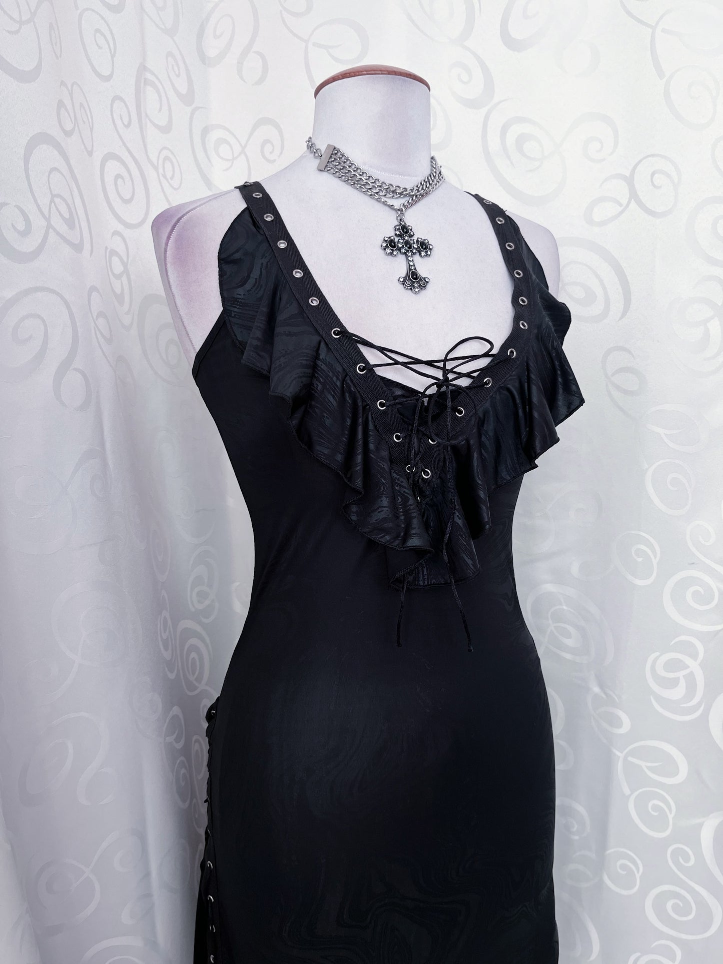 Gothic, hot maxi lace-up dress 🕷️