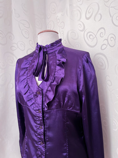 Gothic/Jirai Kei victorian style ruffle satin purple shirt 💜🕷️