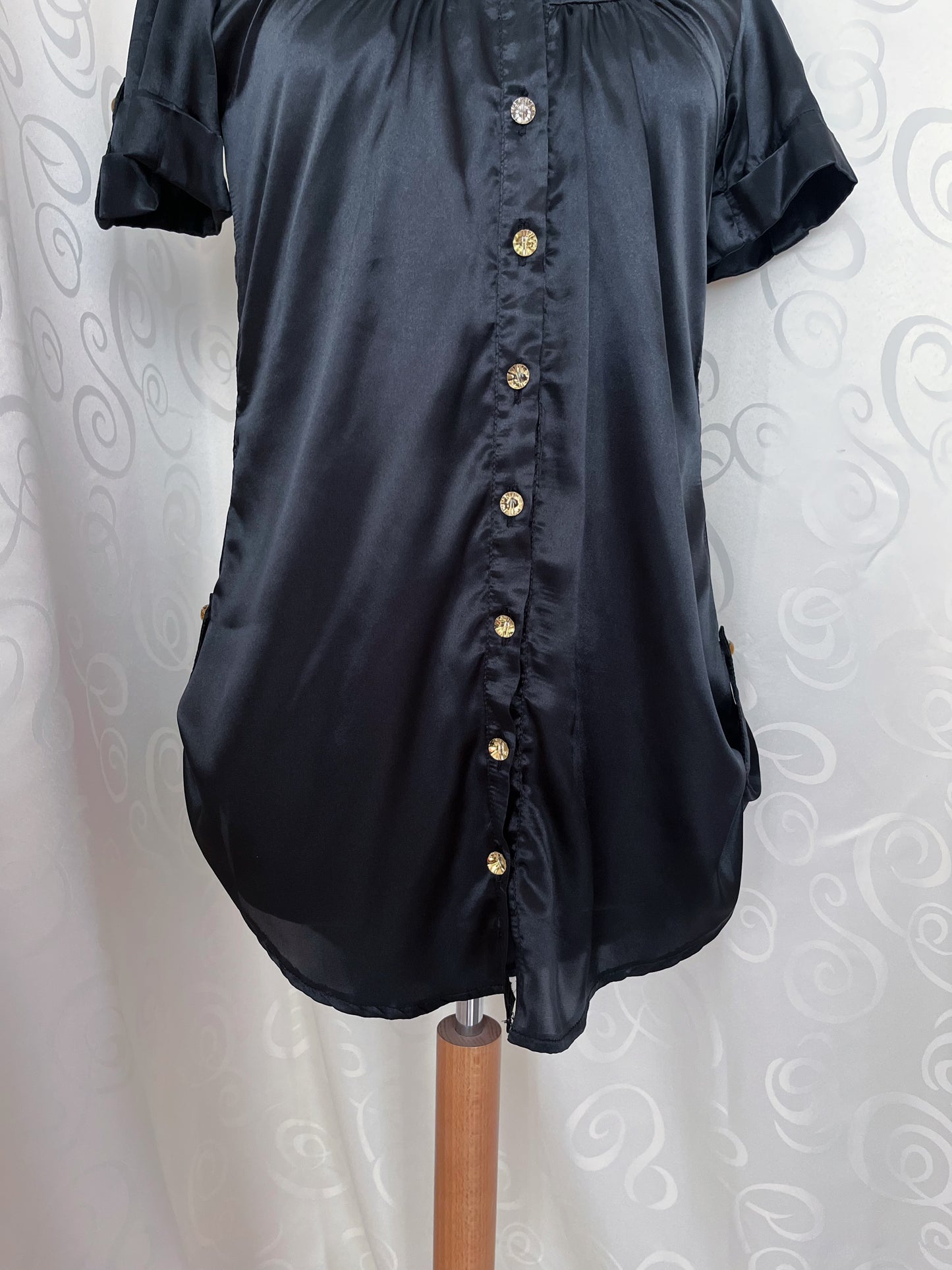 Gothic/Jirai Kei style long black satin shirt 🕷️