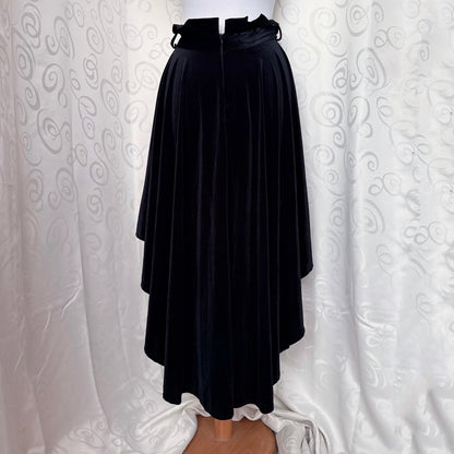 Gothic/Witchy black velvet midi skirt 🦇🗝️
