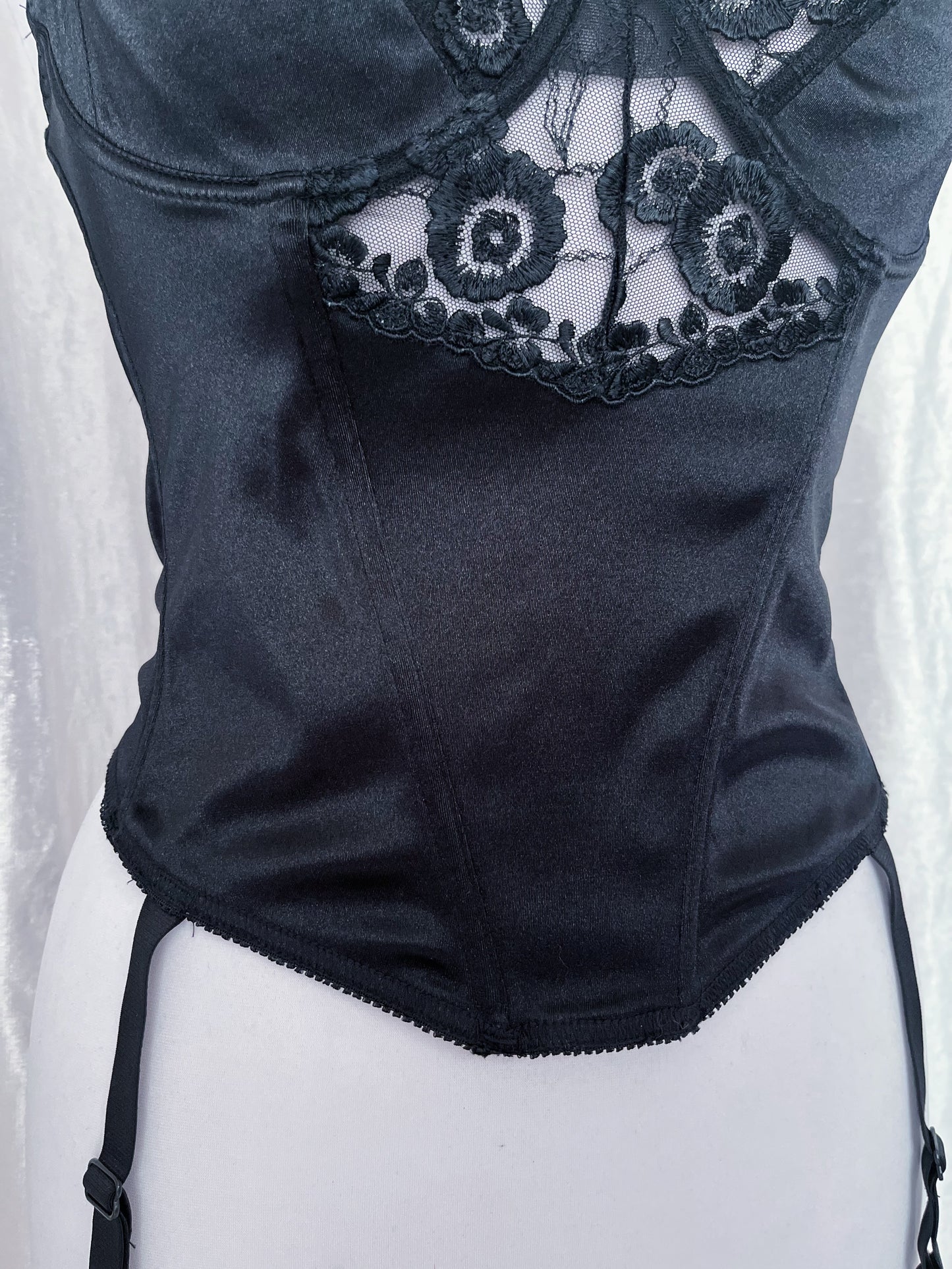 Gothic velvety black corset 🕷️