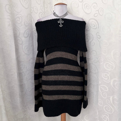 Iconic emo striped knit off-shoulder tunic 🕷🗝