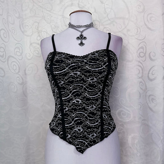 00’s Whimsygoth embroidered black & white top 🕷️
