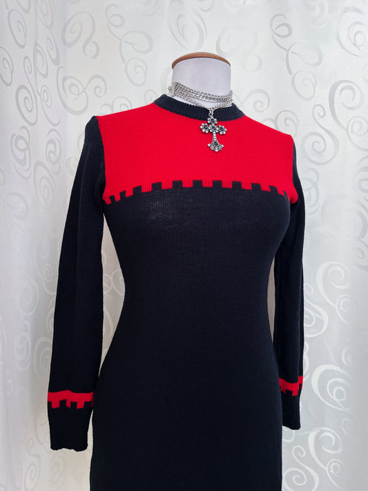 00’s comfy black & red knit tunic ❤️🕷️