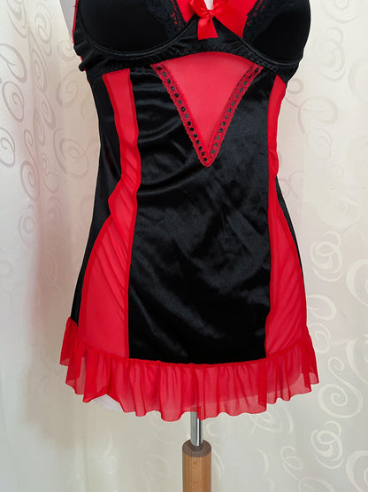 Vampire black & red bustier nightgown ❤️