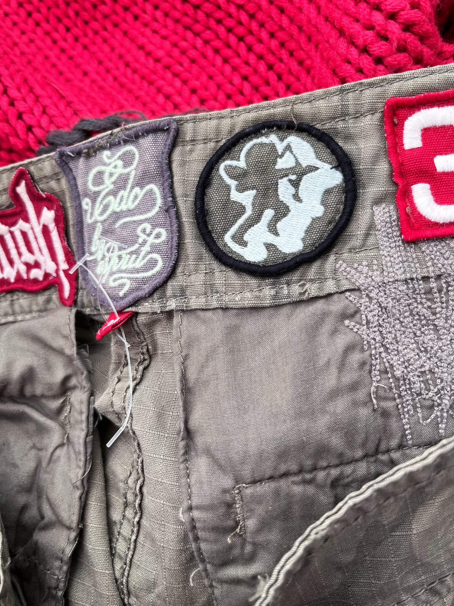 00’s/Y2K khaki camo mini skirt with patchworks 🔫