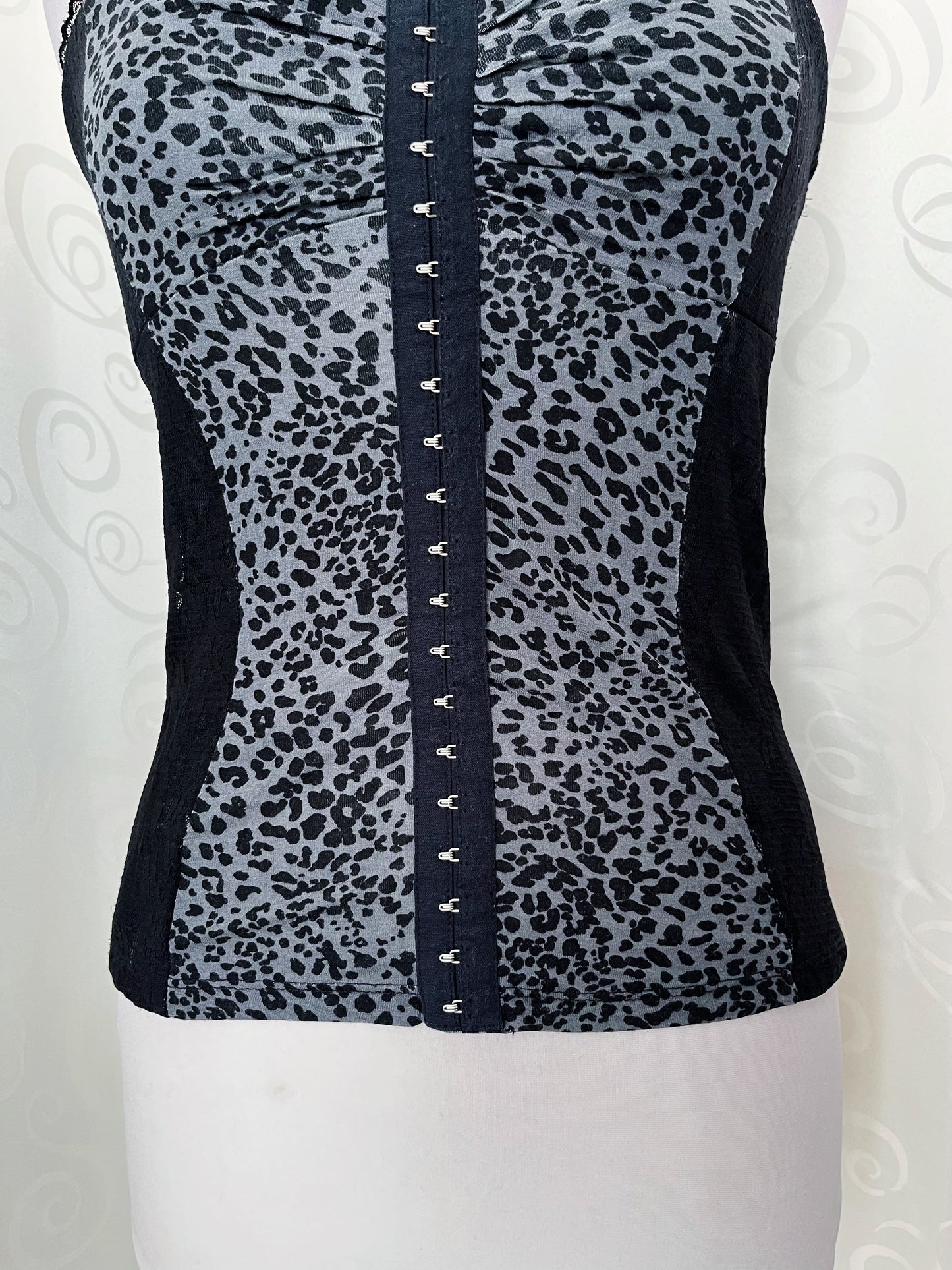 00’s Alt leopard & lace top 🐆🎸