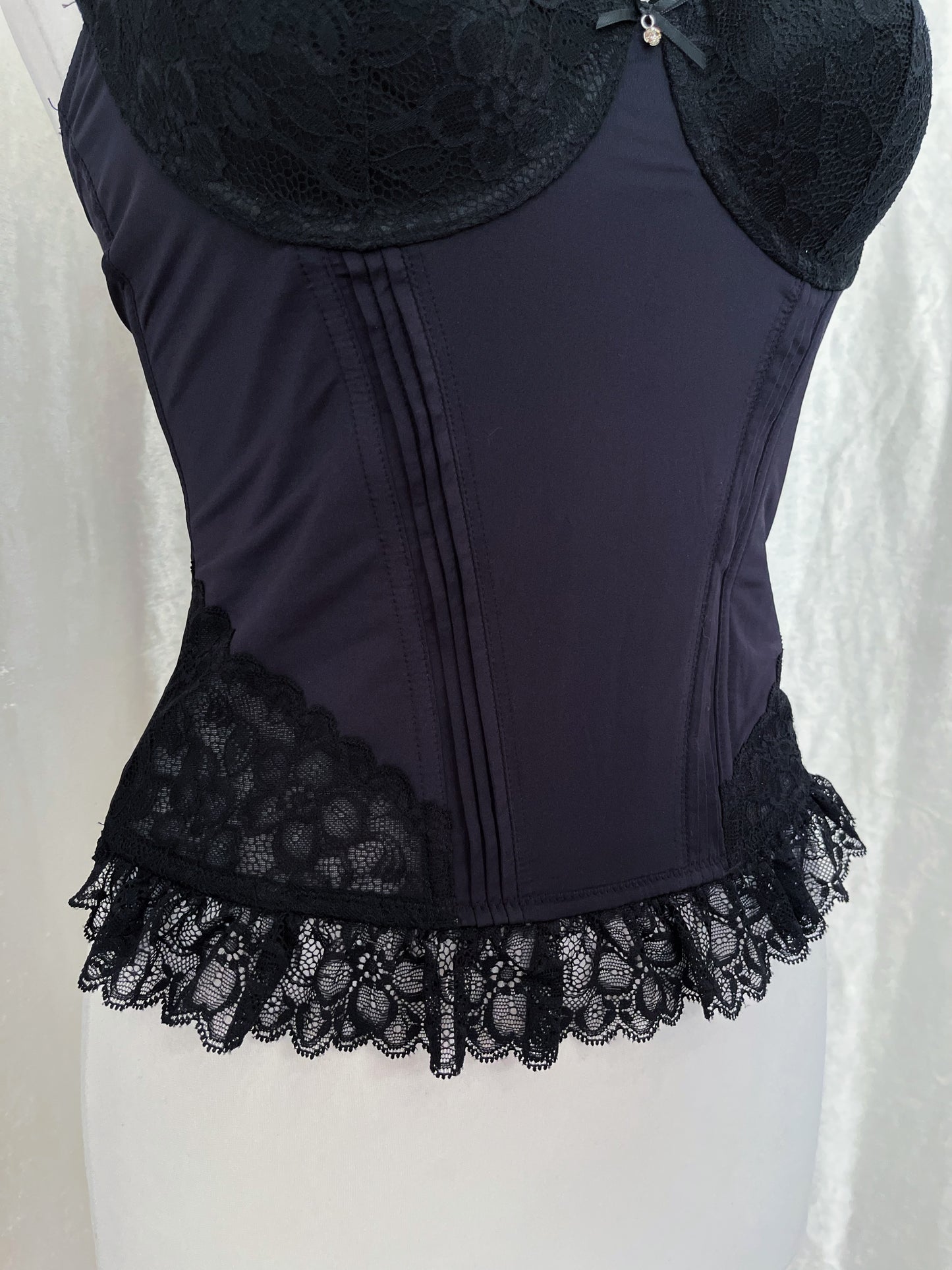 Dark whimsy black & lace corset top 🗝️