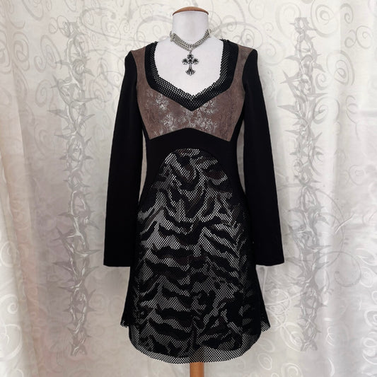 00’s SAVE THE QUEEN rare fishnet dress 🦇💜