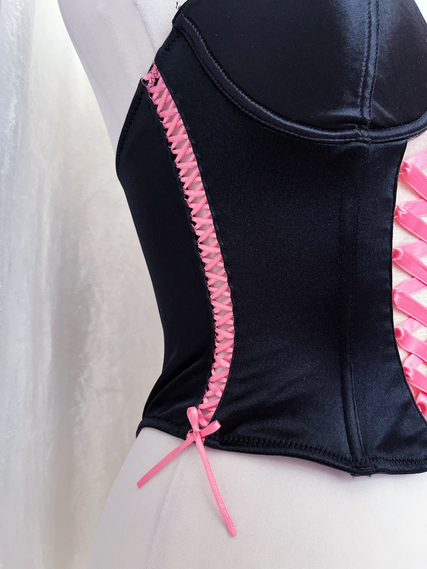H&M little hot black corset top with lace-up pink bow 🎀