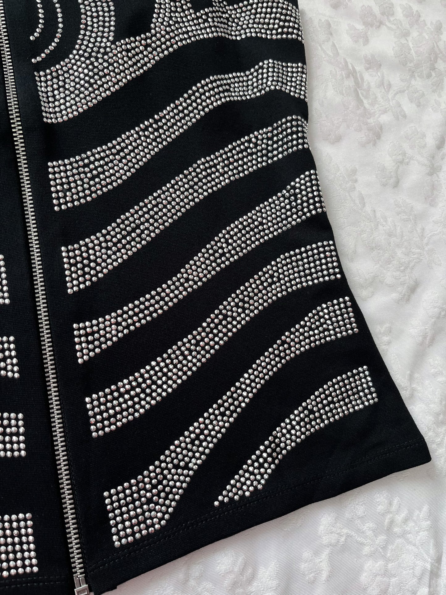 Iconic alt beaded zip-up top 🗡️