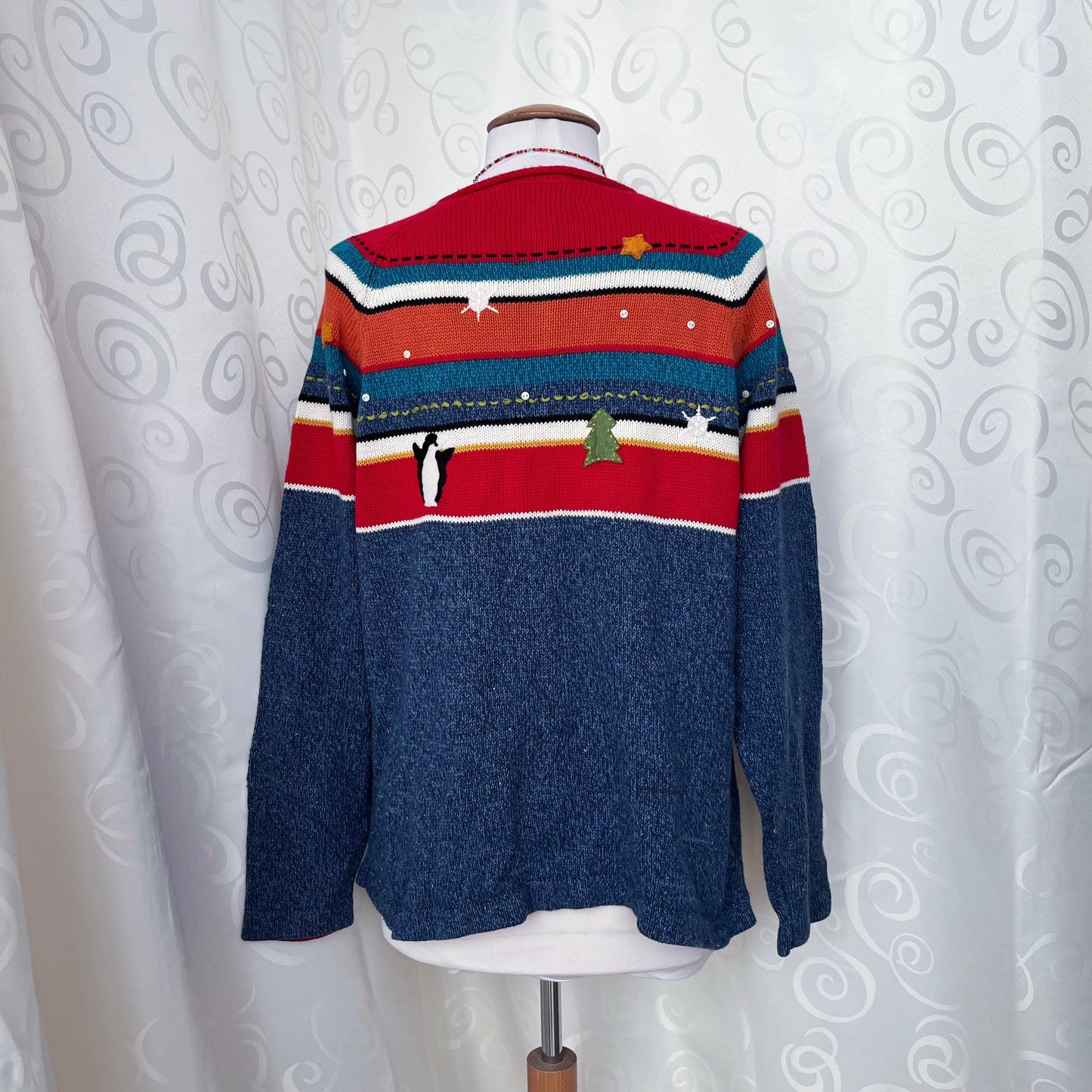 Vintage Susan Bristol knit cardigan with embroidered details & penguin patchwork 🐧❄️