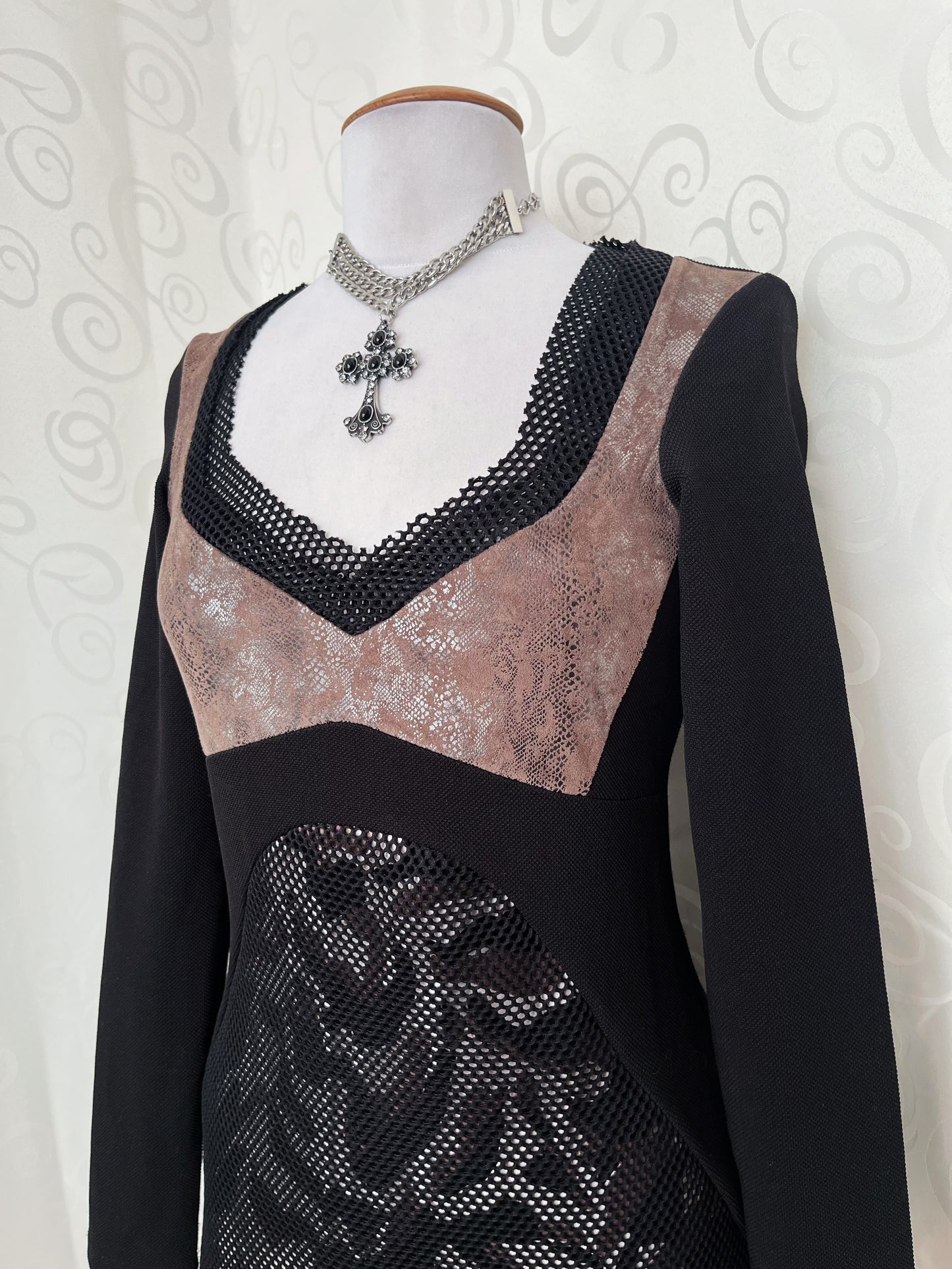 00’s SAVE THE QUEEN rare fishnet dress 🦇💜
