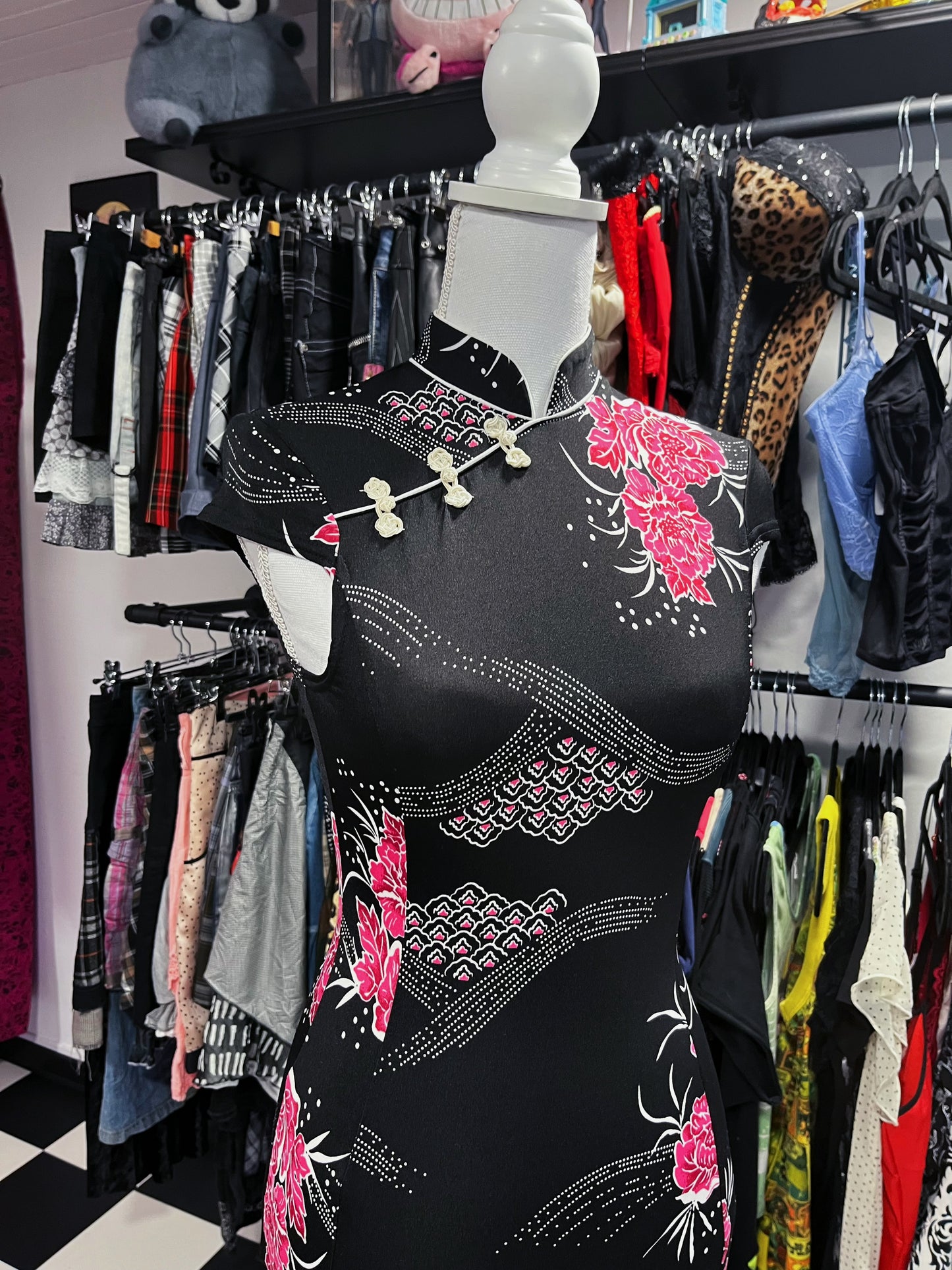 00’s iconic Qipao black & pink dress 💞🍡