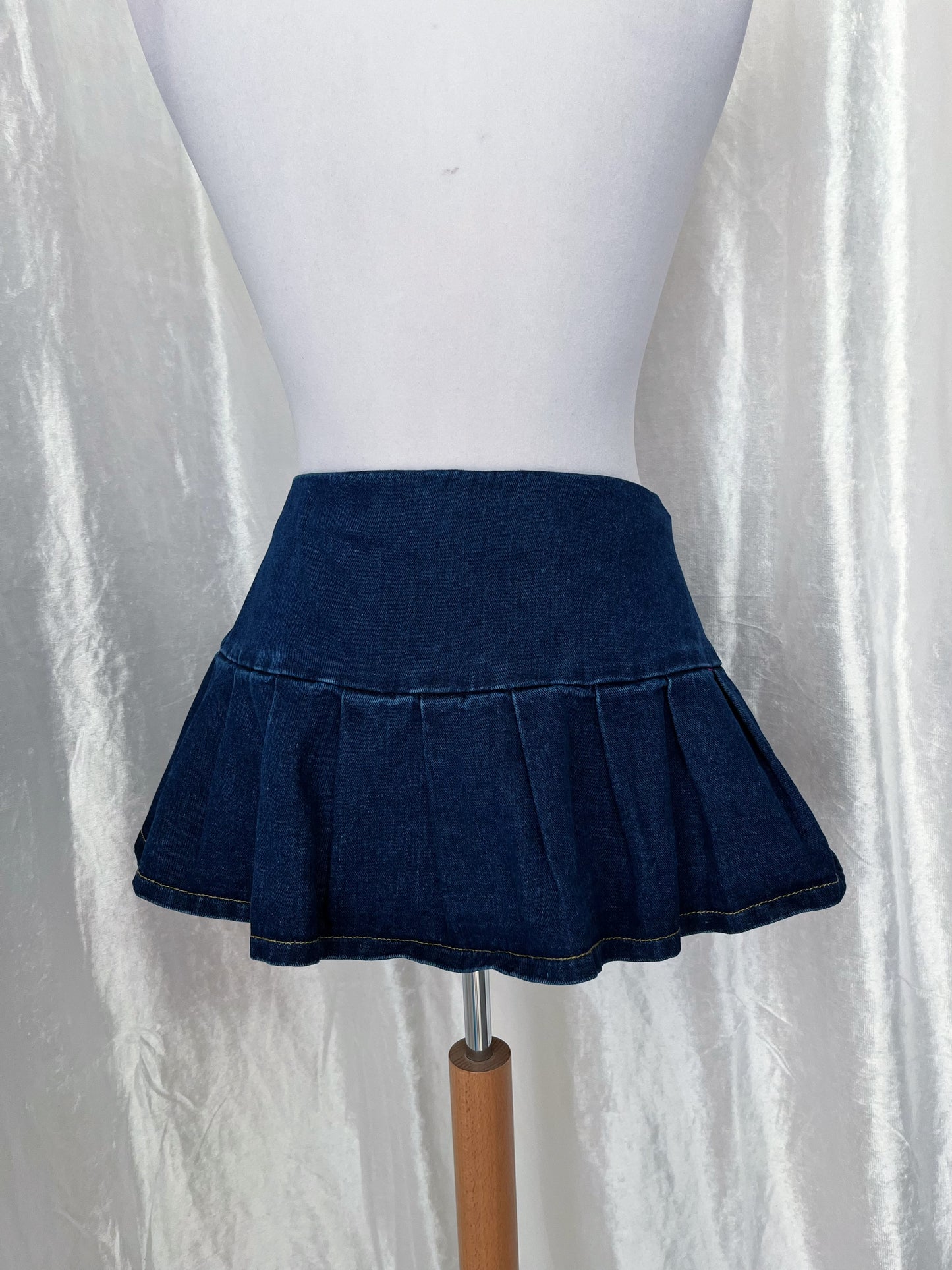 Extra mini denim skirt belt  🫧 perfect for layering