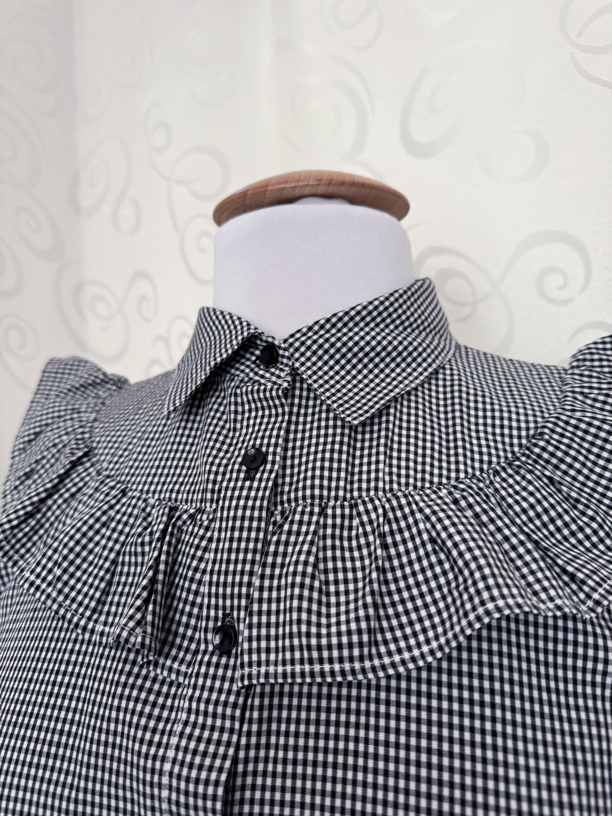 Gothic Victorian/Jirai key style checked ruffle shirt 🦇