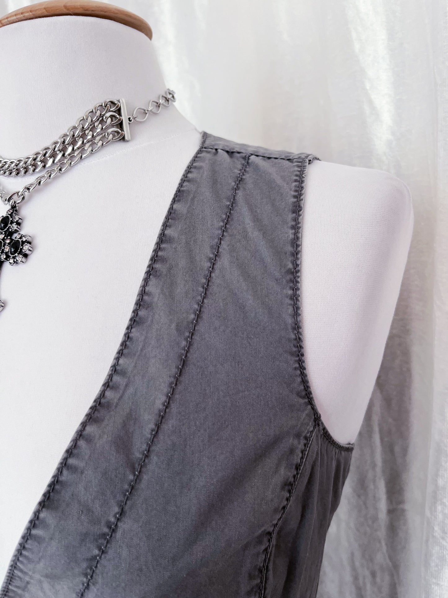 Perfect grey vest 🕸️